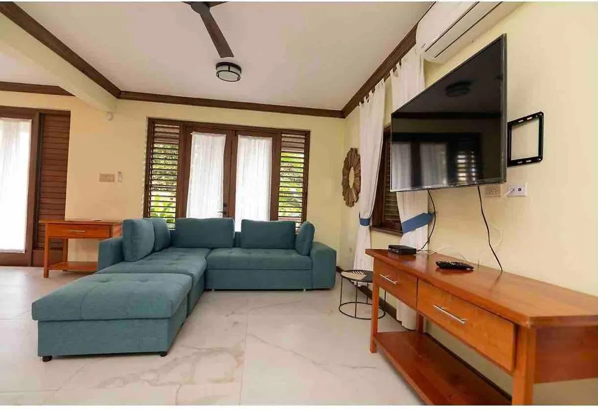 Naseberry Lodge At Oracabessa Hill Cottages -Cozy 2-Bedroom Villa